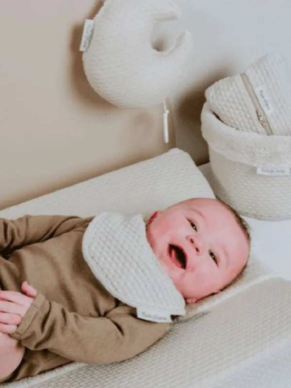 New Baby's Only - vauvan huivi nepparikiinnityksellä, 3 sävyä Sisävaatteet
