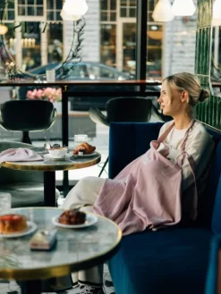 Imetyssuoja katseilta suojaamiseen, Blush Imetystarvikkeet