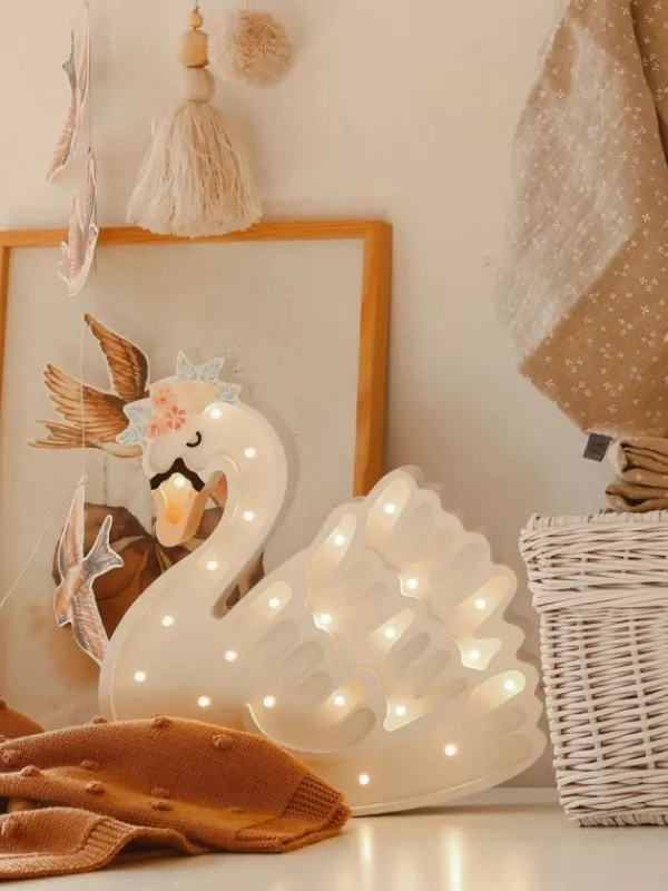 Sale Yövalo, Swan Yövalot Ja White Noise