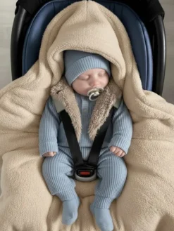 Outlet Lämmin boucle turvakaukalon viltti – beige Lämpöpussit