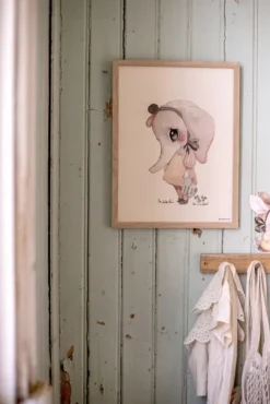 Sale - Miss Ellie juliste 30x40 Julisteet Ja Printit