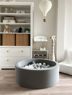Online Pehmeä pallomeri + pallot (valitse värit), dark grey Lasten Pallomeret