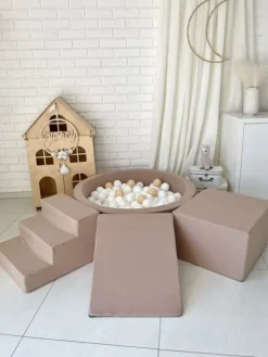 Clearance Pehmustettu pallomeri, leikkialusta, liukumäki ja portaat - Beige Lasten Pallomeret