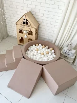 Clearance Pehmustettu pallomeri, leikkialusta, liukumäki ja portaat - Beige Lasten Pallomeret
