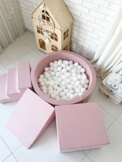 Sale Pehmustettu pallomeri, leikkialusta, liukumäki ja portaat - Pink Lasten Pallomeret