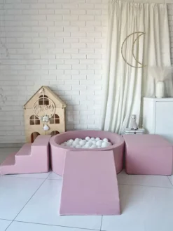 Sale Pehmustettu pallomeri, leikkialusta, liukumäki ja portaat - Pink Lasten Pallomeret