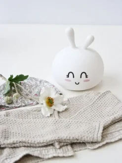 Outlet Rabbit & Friends Sweet Bunny Lamp –Silikoninen yövalo 7 värillä Yövalot Ja White Noise