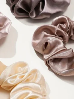 New Scrunchie satiinihiusdonitsi Äidin Hemmottelu